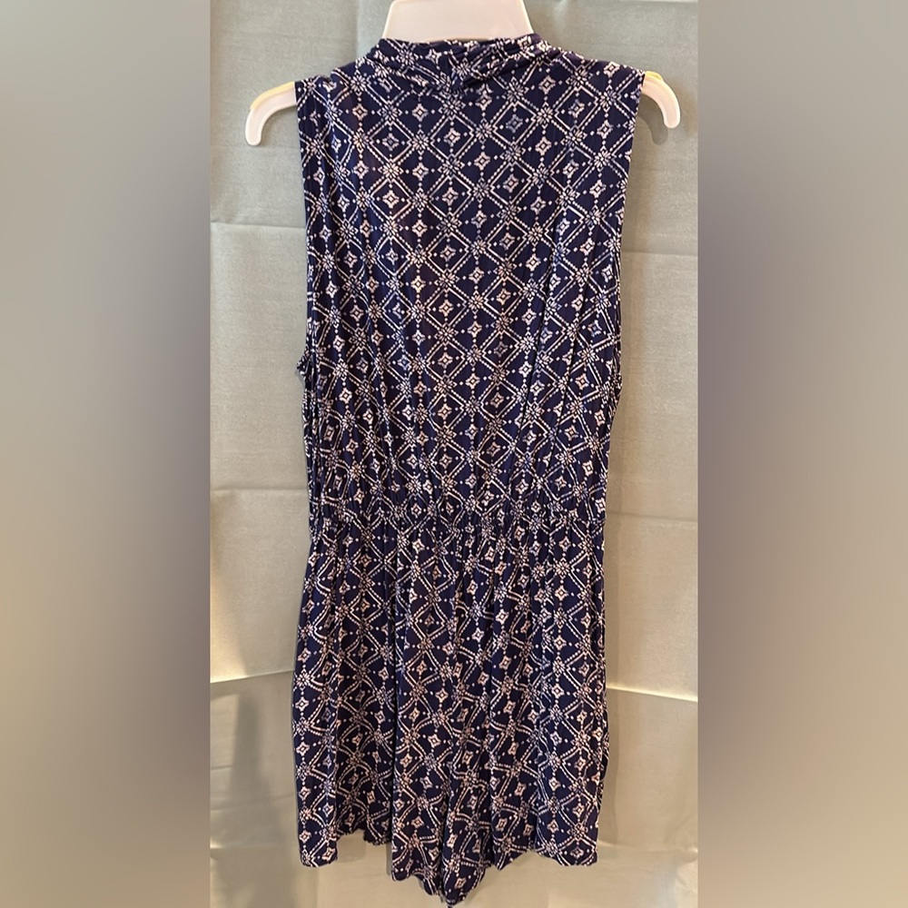 Forever 21 blue/white print, sleeveless shorts romper, size large - Picture 3 of 3